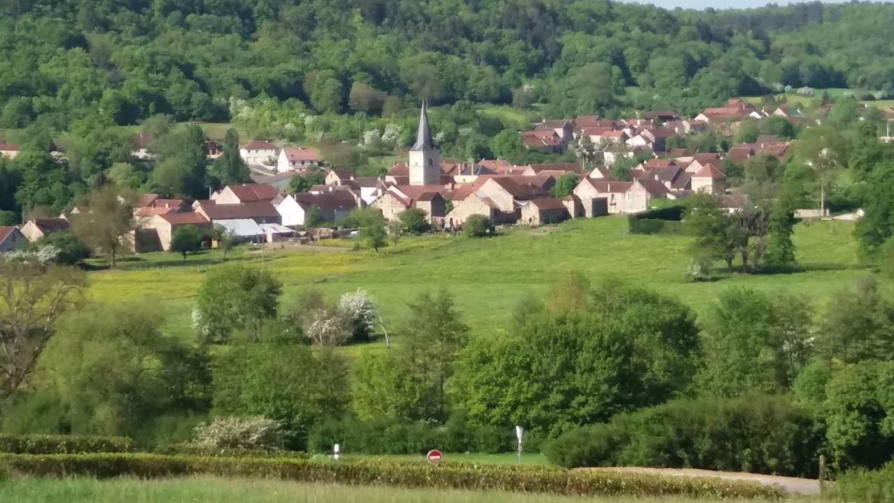 Gite Du Val D' Armancon Quincerot  ภายนอก รูปภาพ